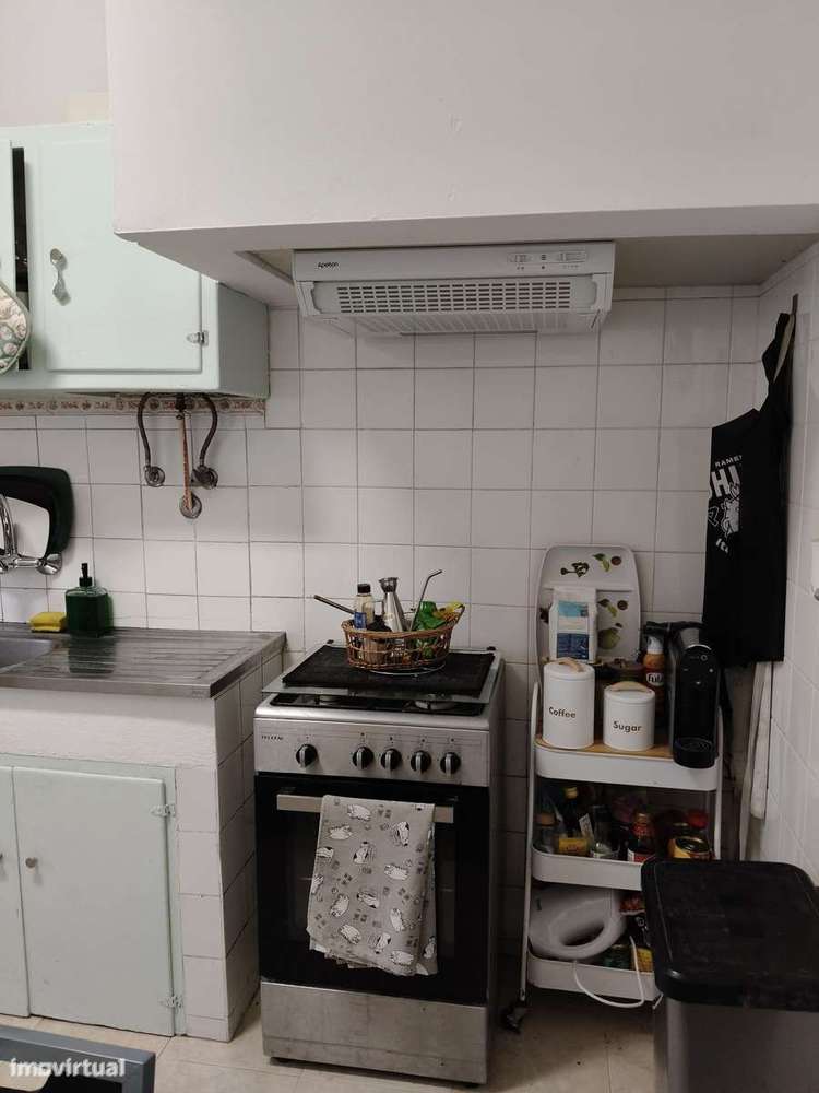 T1 com terraço, perto de serviços essenciais - Grande imagem: 3/11