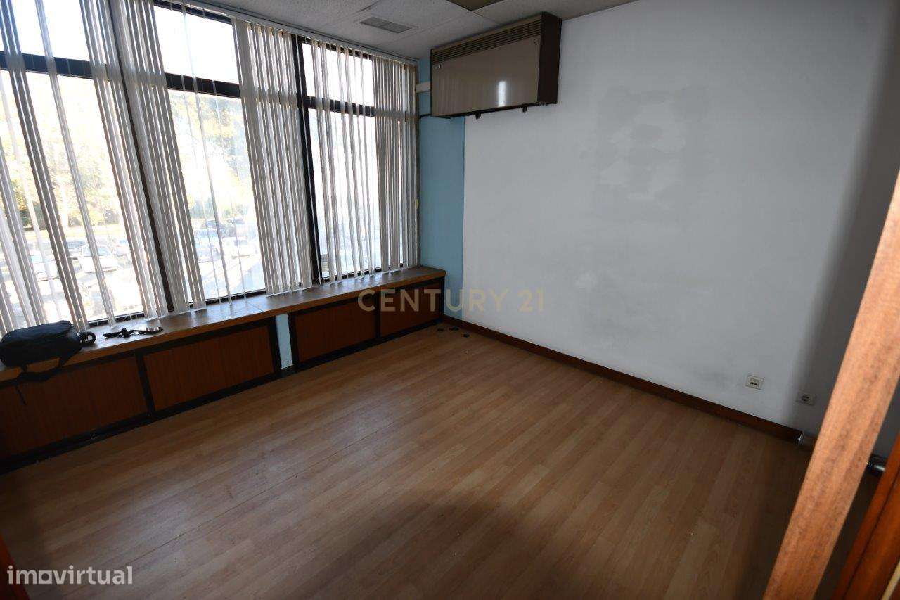 Loja em Alfragide - 180m² por 260.000€ - Grande imagem: 3/13
