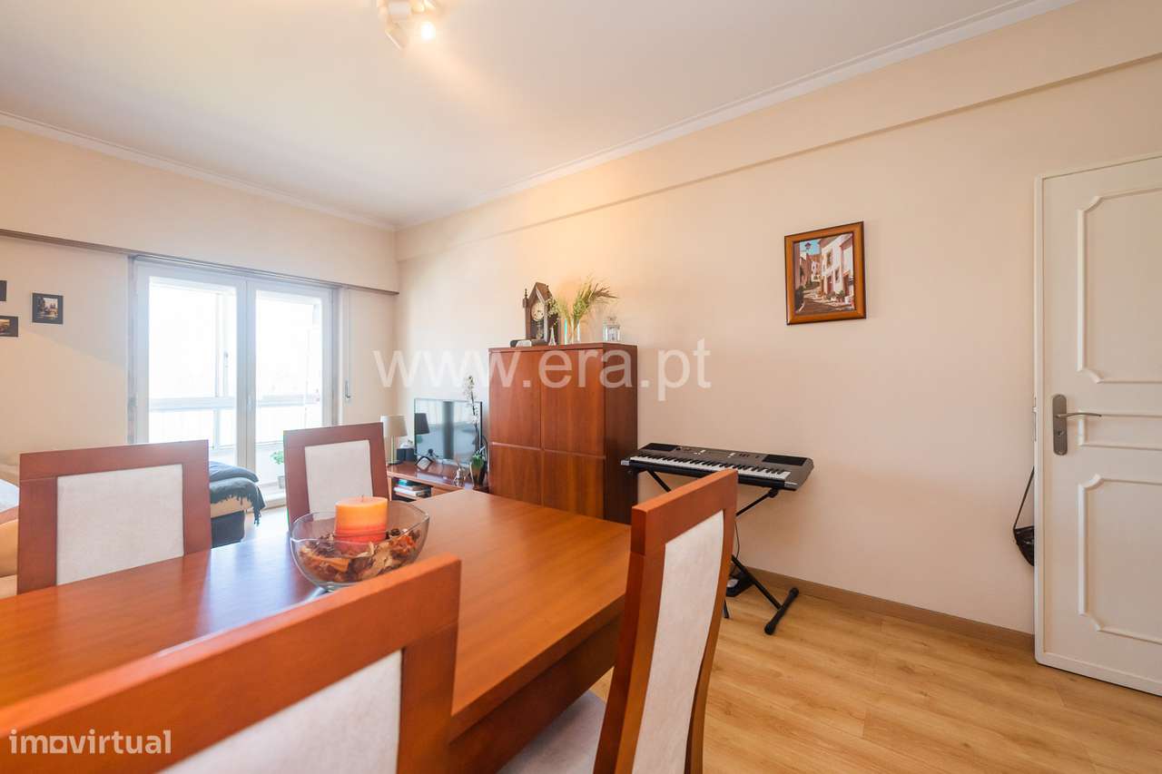 Apartamento T2 com 77 m perto do Metro-17