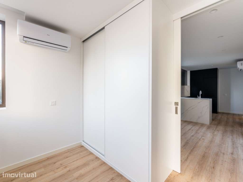 Apartamento T1 convertido em T2, inserido condomínio fechado - Empr...-13