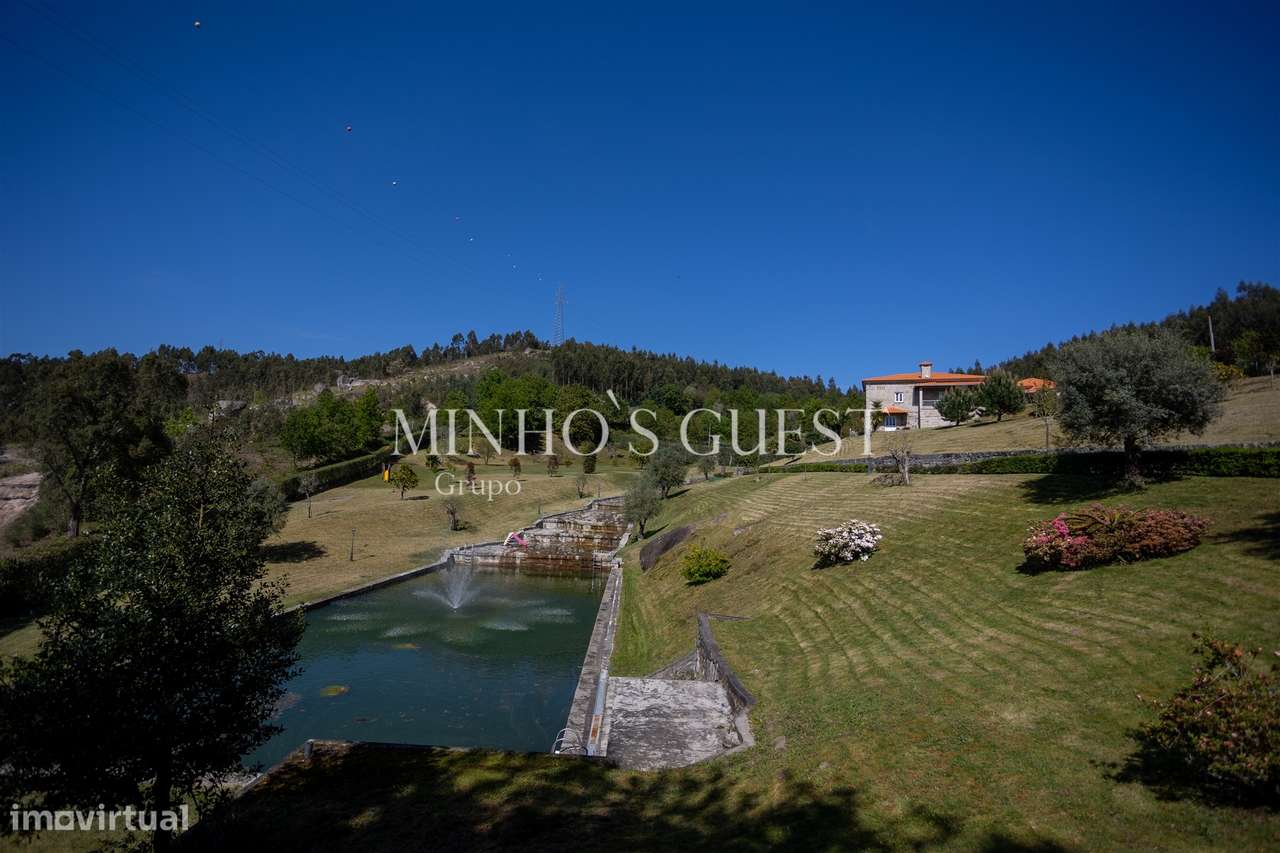 Moradia V4 de Luxo (650m2) Implantada em Terreno de 12500m2 - Souto, G-30