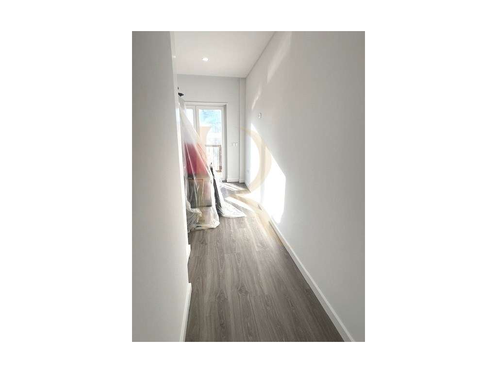 Apartamento T1 remodelado na Cruz de Pau - Seixal-5