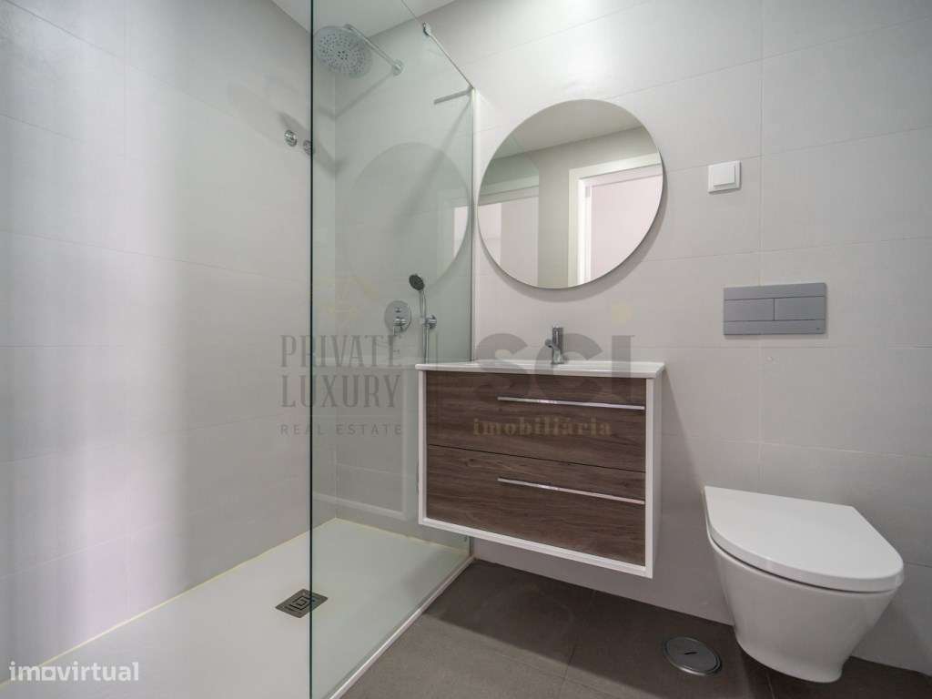 Duplex T3 Quinta da Fábrica Parqueamento e Varandas - Grande imagem: 5/13