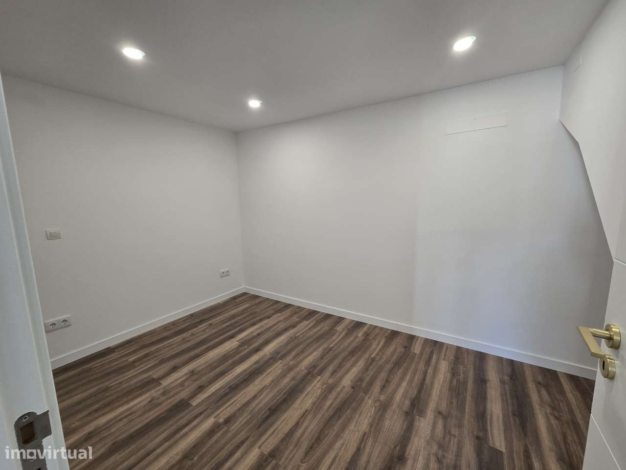 Fantástica Moradia T2 Totalmente Renovada na Zona Histórica de Palmela-23