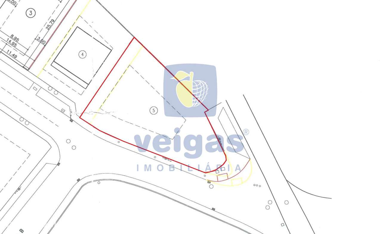 Lote com 620 m² para moradia de 2 pisos e cave com 425m² em Pousos, Le-9