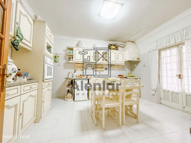 Moradia T3+1 com 157m² em Cabanas de Chão — Alenquer-0