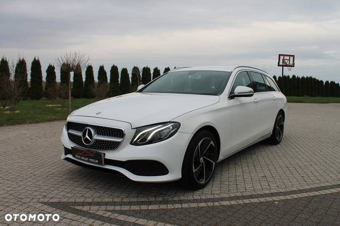 Mercedes-Benz Klasa E 220 d 9G-TRONIC - 4