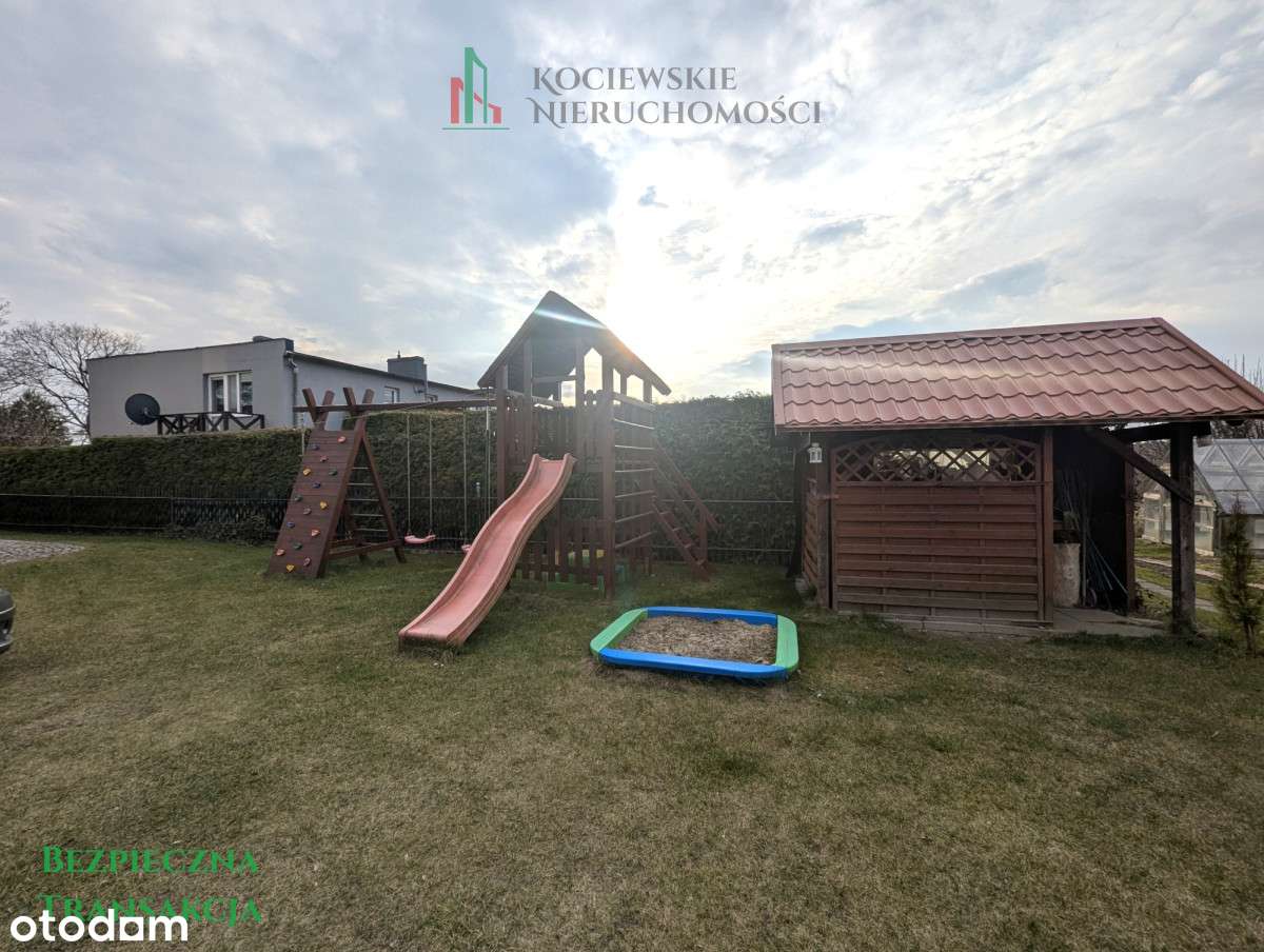 Dom z potencjałem dla rodziny lub inwestora.-18