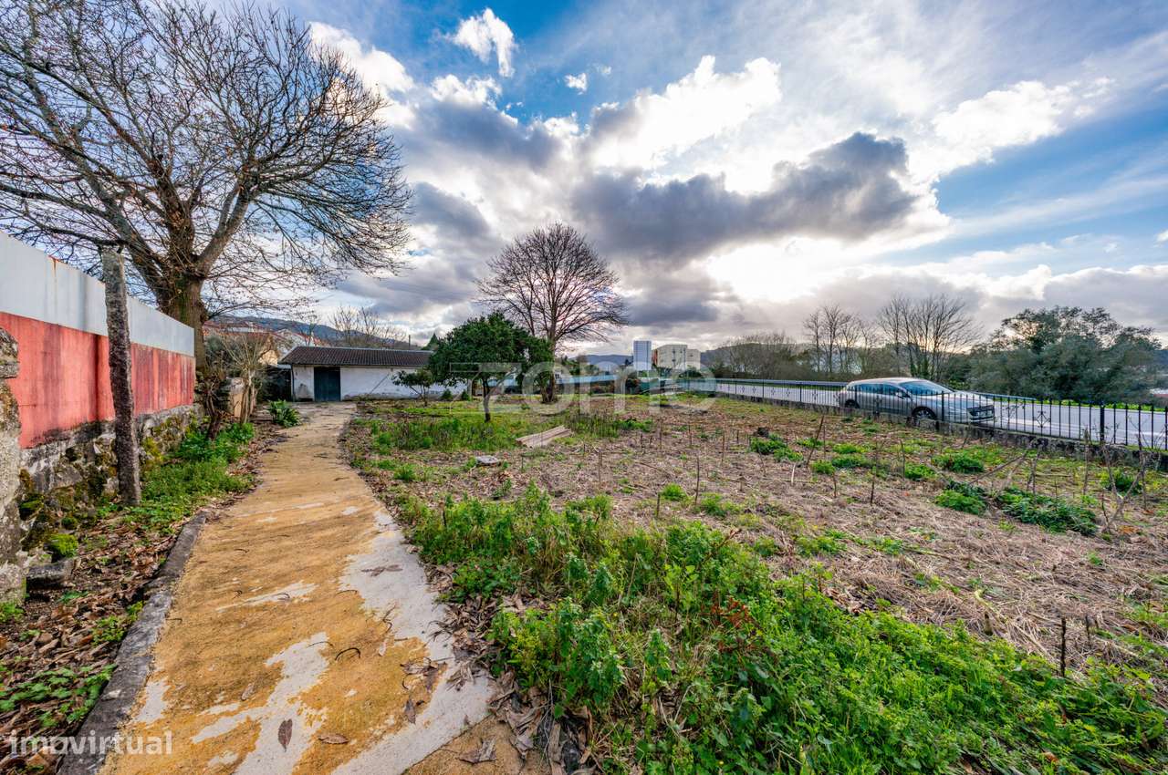 Moradia T3 com lote terreno 1468 m2 em Ponte da Barca-28