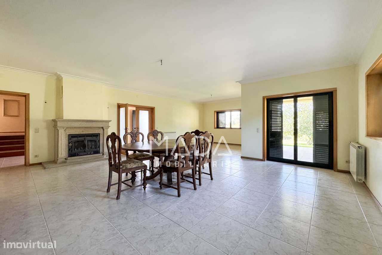 Moradia T4 + Moradia em pedra + terreno (3 artigos) em Lago, Amares-9