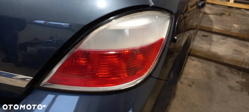 Lampa tył tylna prawa Opel Astra H HB - 1