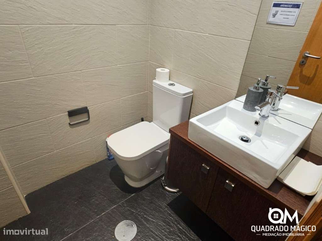 Loja à Venda em Ramalde com Localização Estratégica junto ao Hospit...-20