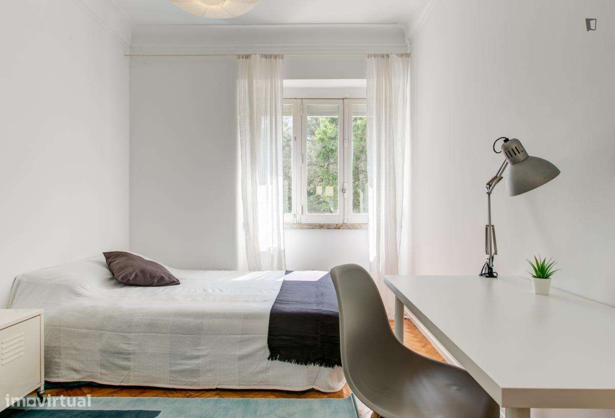 Quarto - localizado em São Sebastião Lisbon - Grande imagem: 4/7