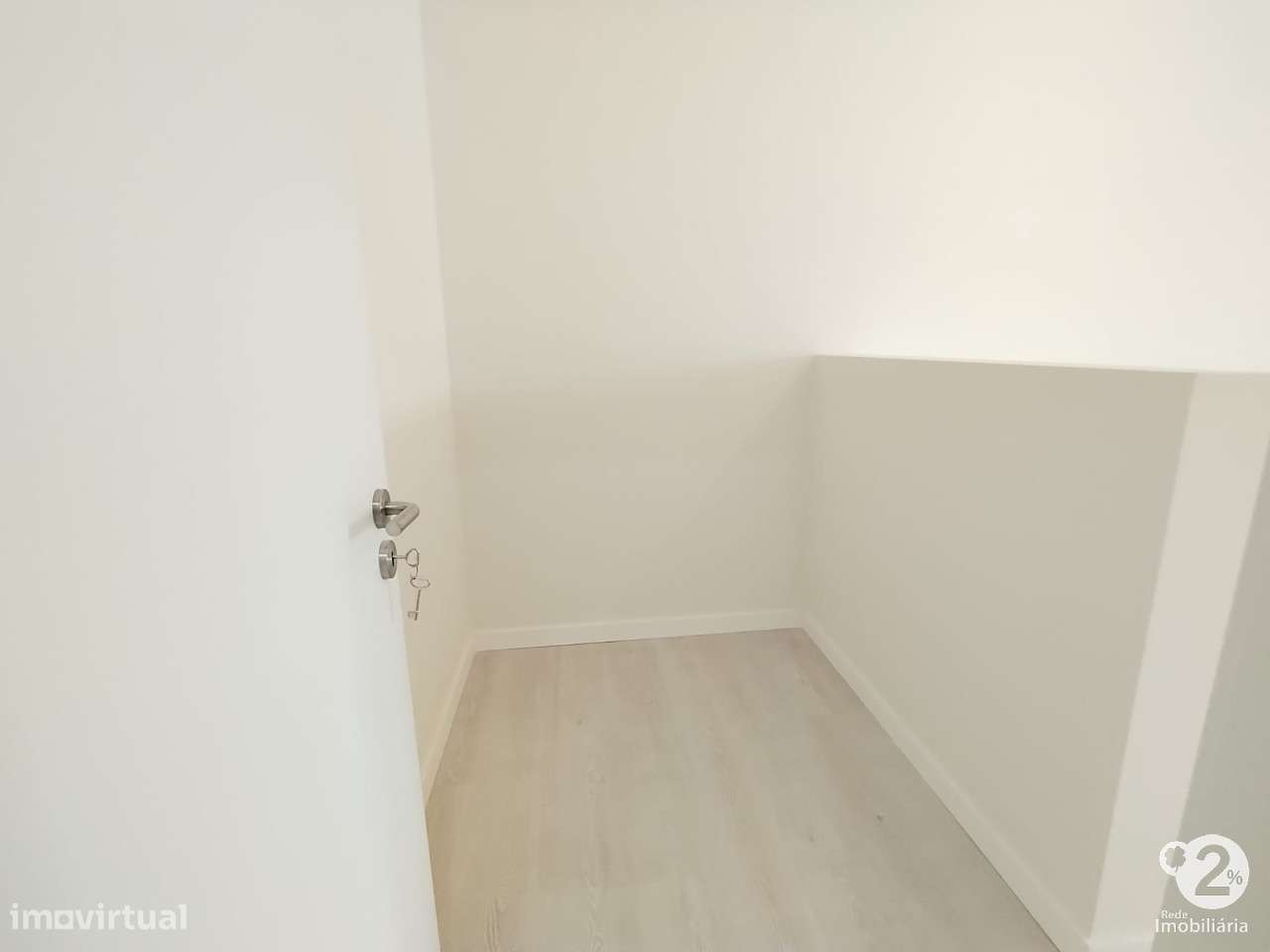 Apartamento T2 totalmente remodelado na Penha de França – pronto a...-13
