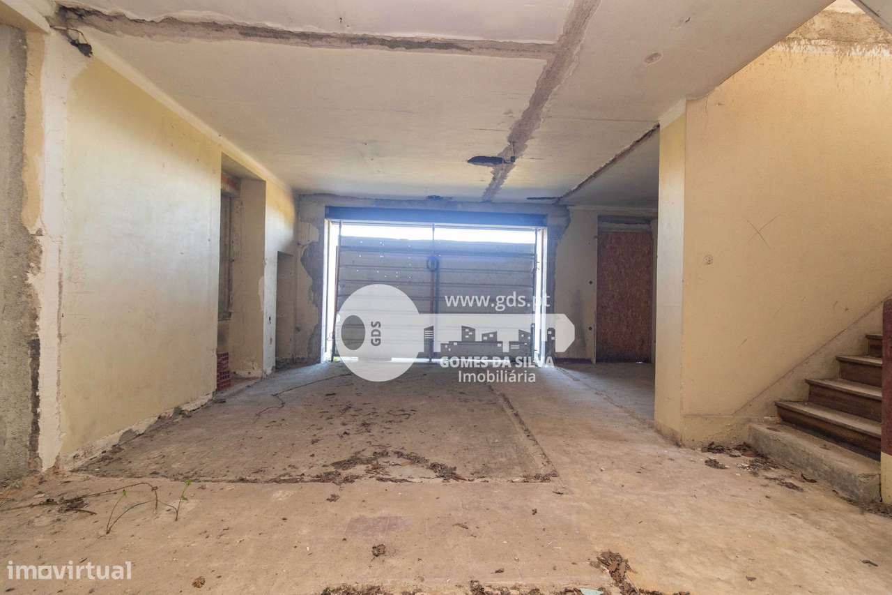 Moradia para Restauro com Projeto Aprovado - Junto ao Sameiro | Braga-13
