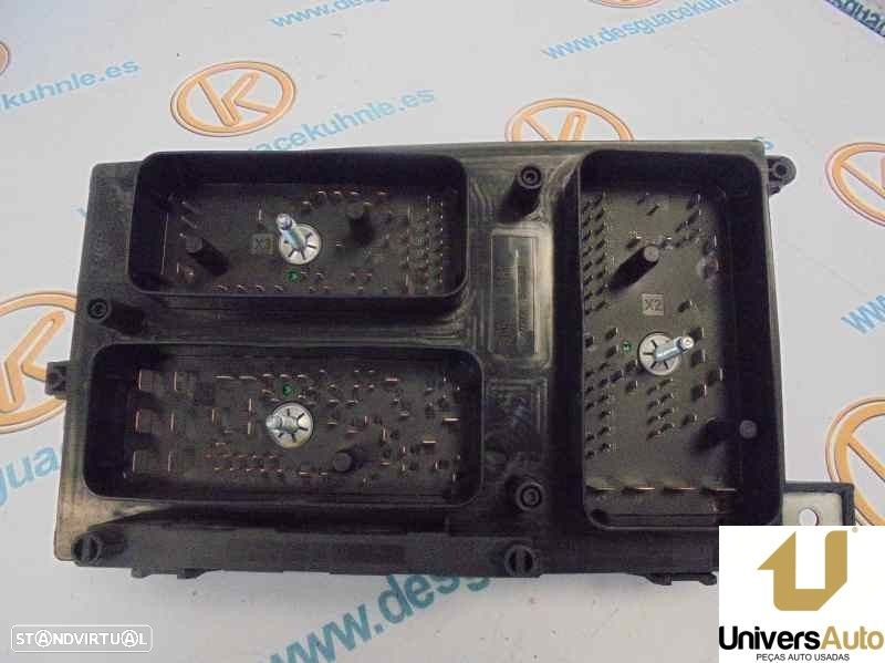 CAIXA RELÉS / FUSÍVEIS OPEL ASTRA H GTC 2004 -015349211 - 2