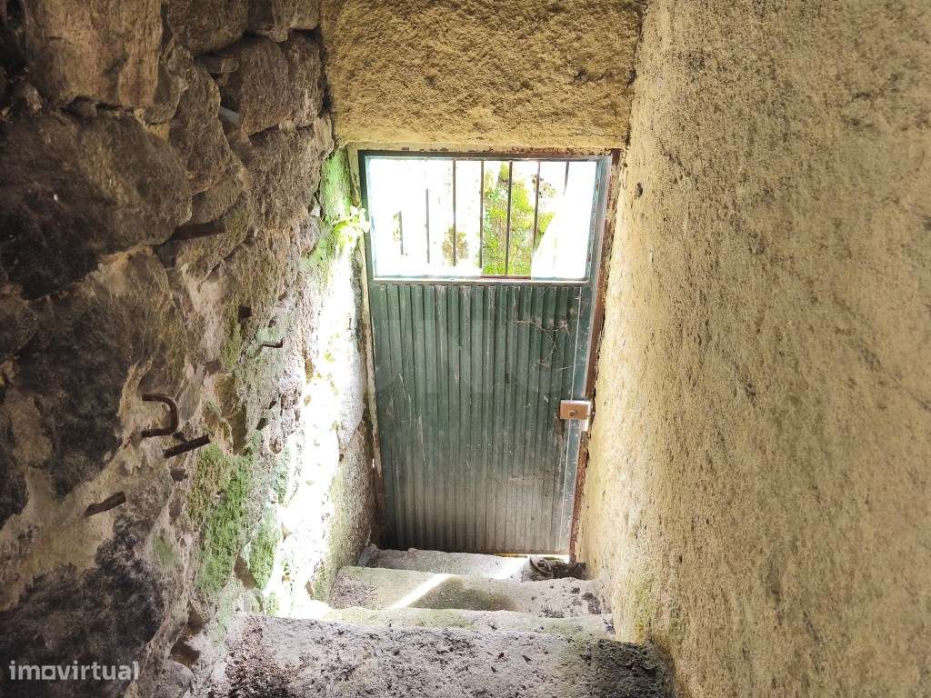 Ideal para reconstrução e valorização - A poucos minutos da vila de...-6