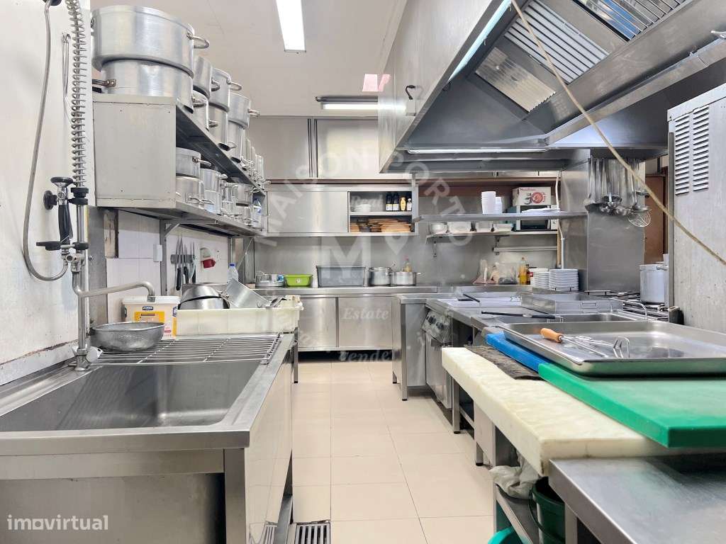 Restaurante com 3 Salas e Esplanada com Vista Rio, Gondomar - Grande imagem: 4/60