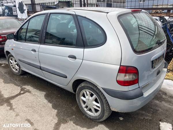 Dezmembrez Renault Scenic 1.9 DCI 2003 - 3