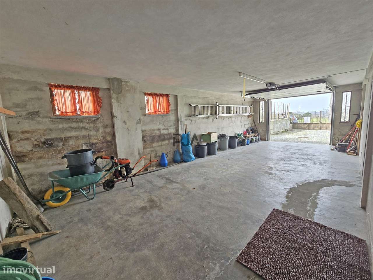 Moradia Isolada T5 em Outeiro de Espinho, Mangualde-31