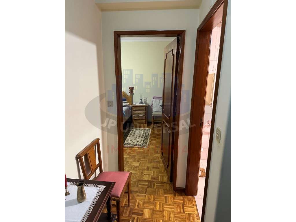Vende-se Apartamento T3 junto à Avenida Marquês de Pombal-10