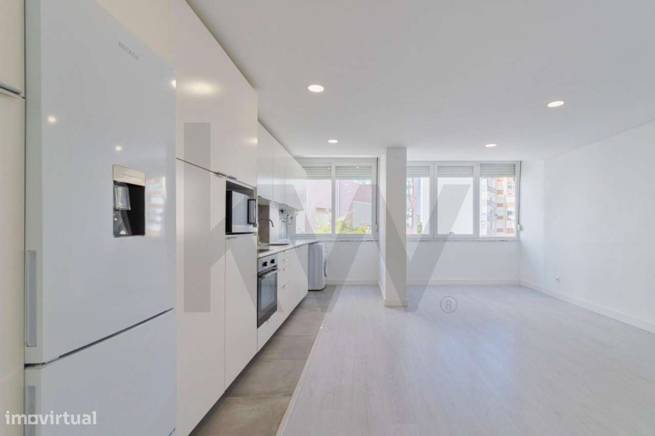 Excelente T2 Remodelado no Coração de Setúbal – Av. da República da Gu-4