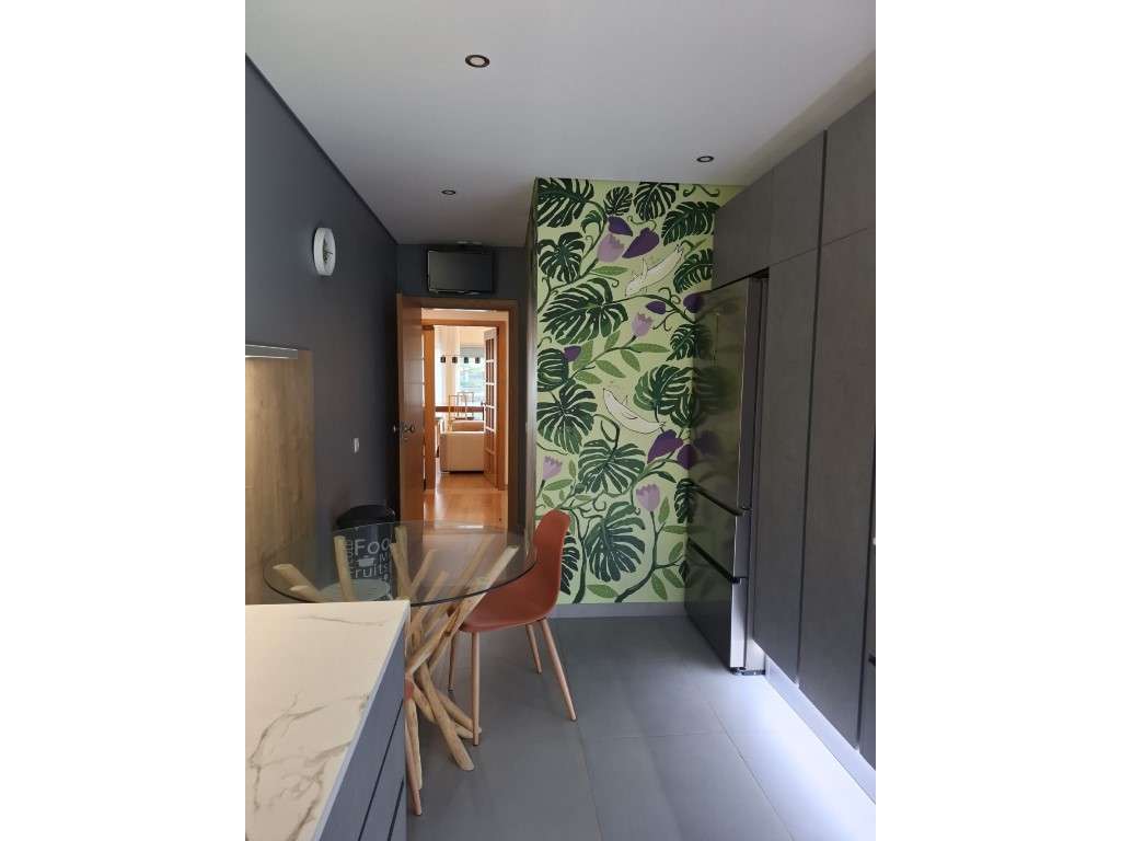 Apartamento de 4 Assoalhadas com 2 lugares de estacionamento - Grande imagem: 3/19