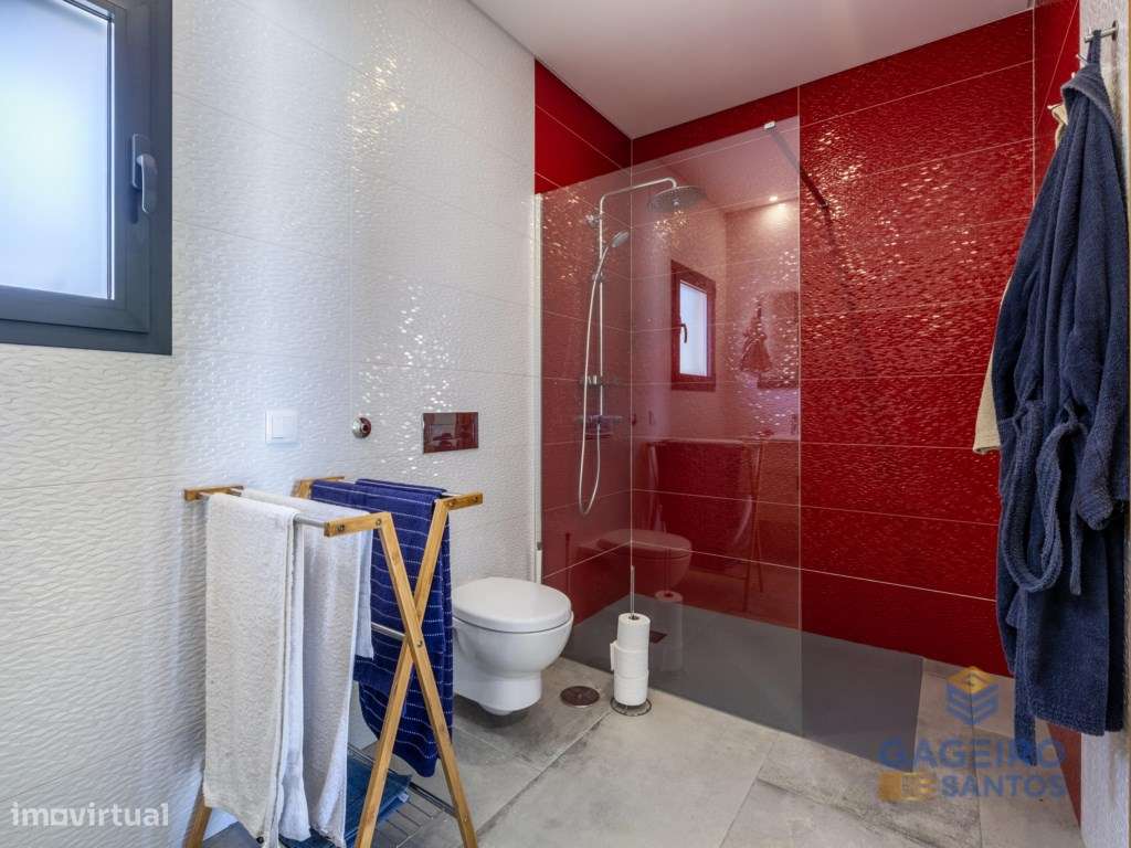 Moradia Térrea T3 Contemporânea com Piscina-29