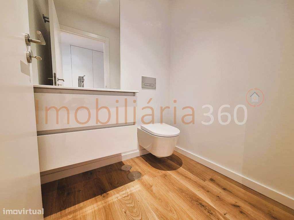 ** Apartamento T3 no Senhora do Porto Residence **-11