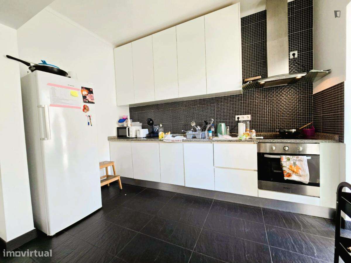 Quarto - localizado em Montes Claros Coimbra - Grande imagem: 2/7