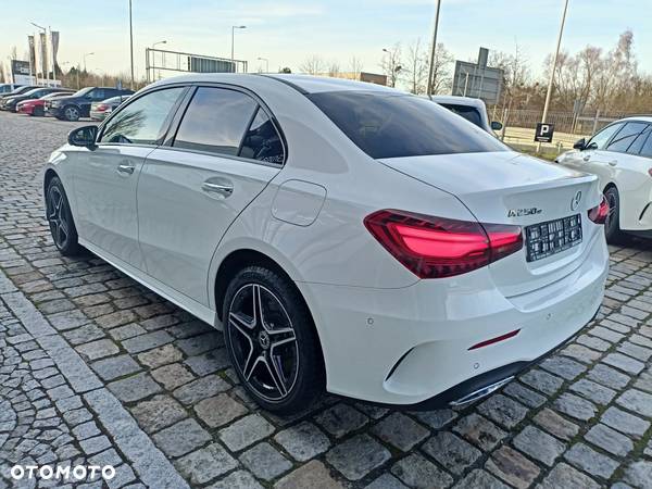 Mercedes-Benz Klasa A 250 E AMG Line 8G-DCT - 6