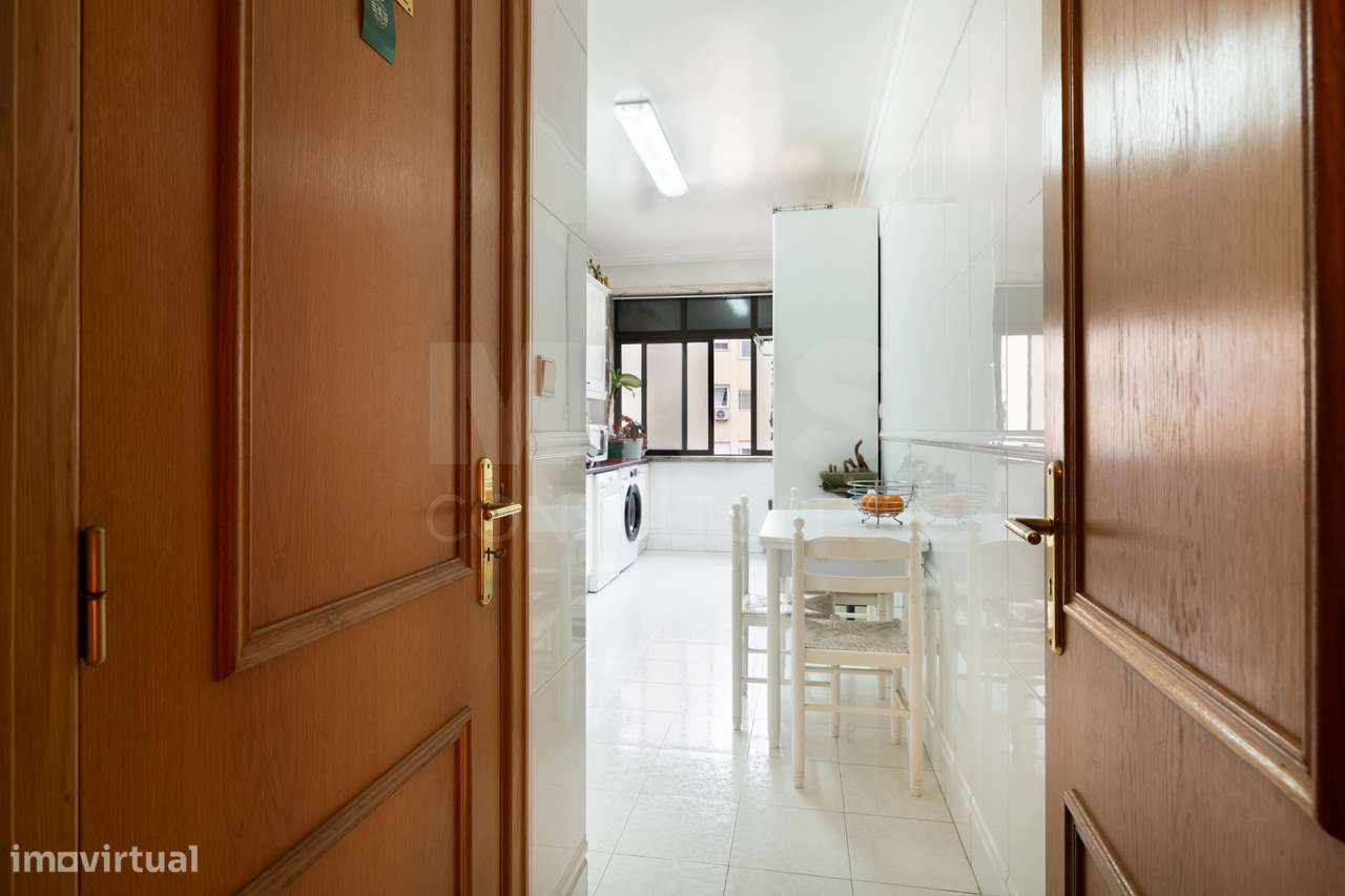 Apartamento T1 no centro de Benfica - Grande imagem: 2/27