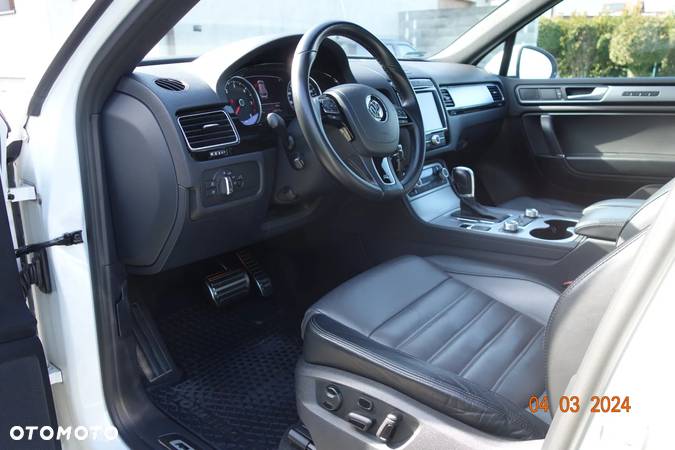 Volkswagen Touareg 3.0 V6 TDI BMT Perfectline R-Style - 16