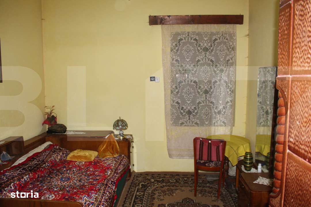 Casa traditionala cu curte generoasa, in centrul localitatii Valcele - Imagine principală: 5/14