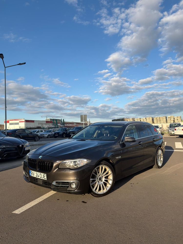 BMW 5 Series F10/F11/F07 [2010 - 2017] 530d Aut. Luxury Line 2014