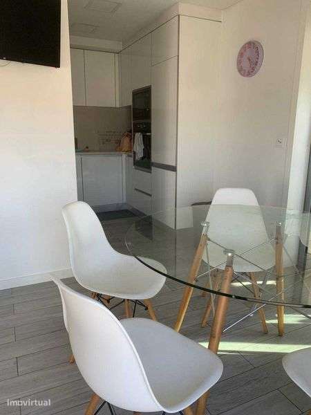 T2 com garagem e varanda corrida em Arcozelo – particular vende - Grande imagem: 5/12