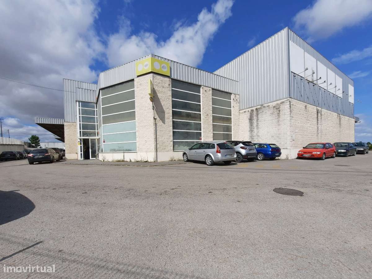 Armazém Venda Palmela | 2.231 m2 | Licença Industrial e Serviços-13