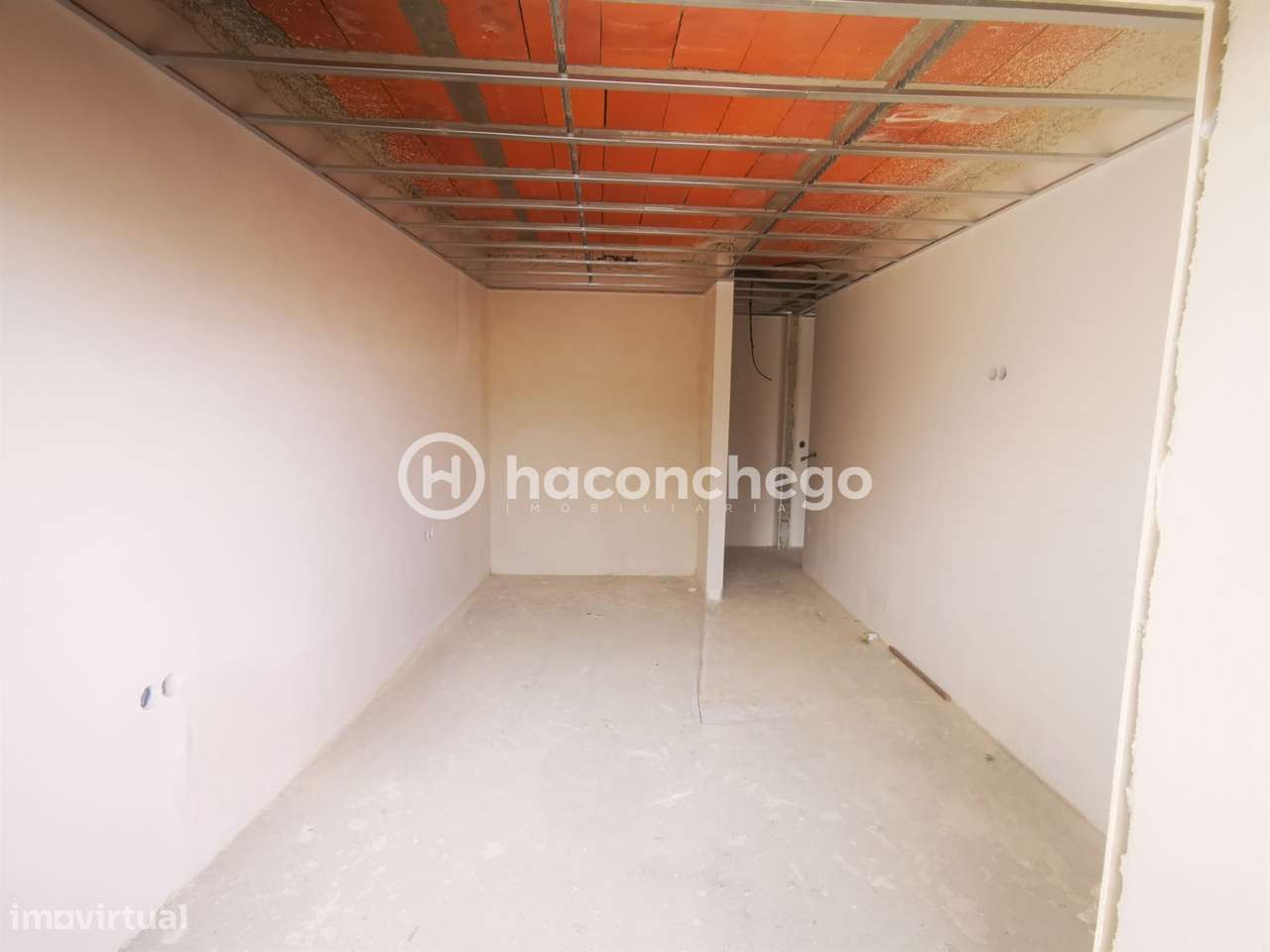 Apartamento T2 com logradouro e garagem Galegos Santa Maria Barcelos-10