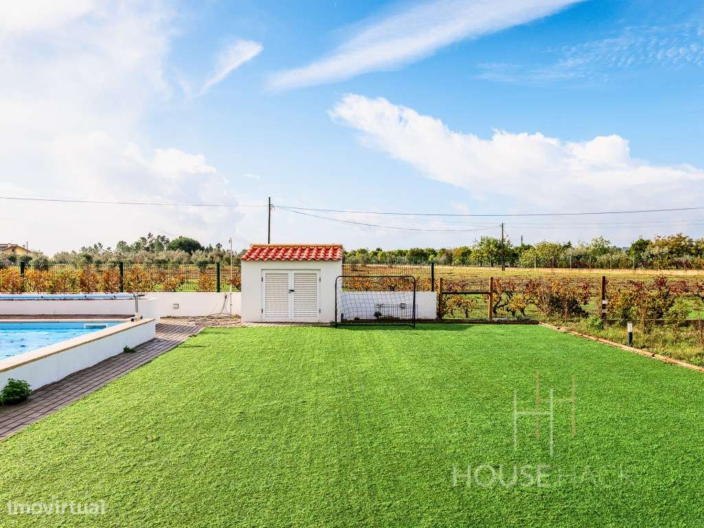 Moradia com piscina junto à Barragem de Castelo de Bode-48