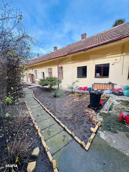 Casa in Arad, strada Andrei Saguna, cartier Parneava - Imagine principală: 2/14