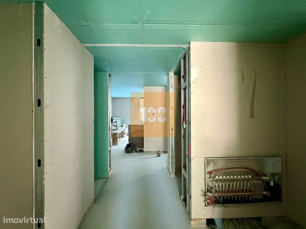 Apartamento T4 novo nas Antas-34