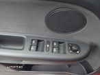 Volkswagen Golf 1.6 TDI DPF Highline - 22