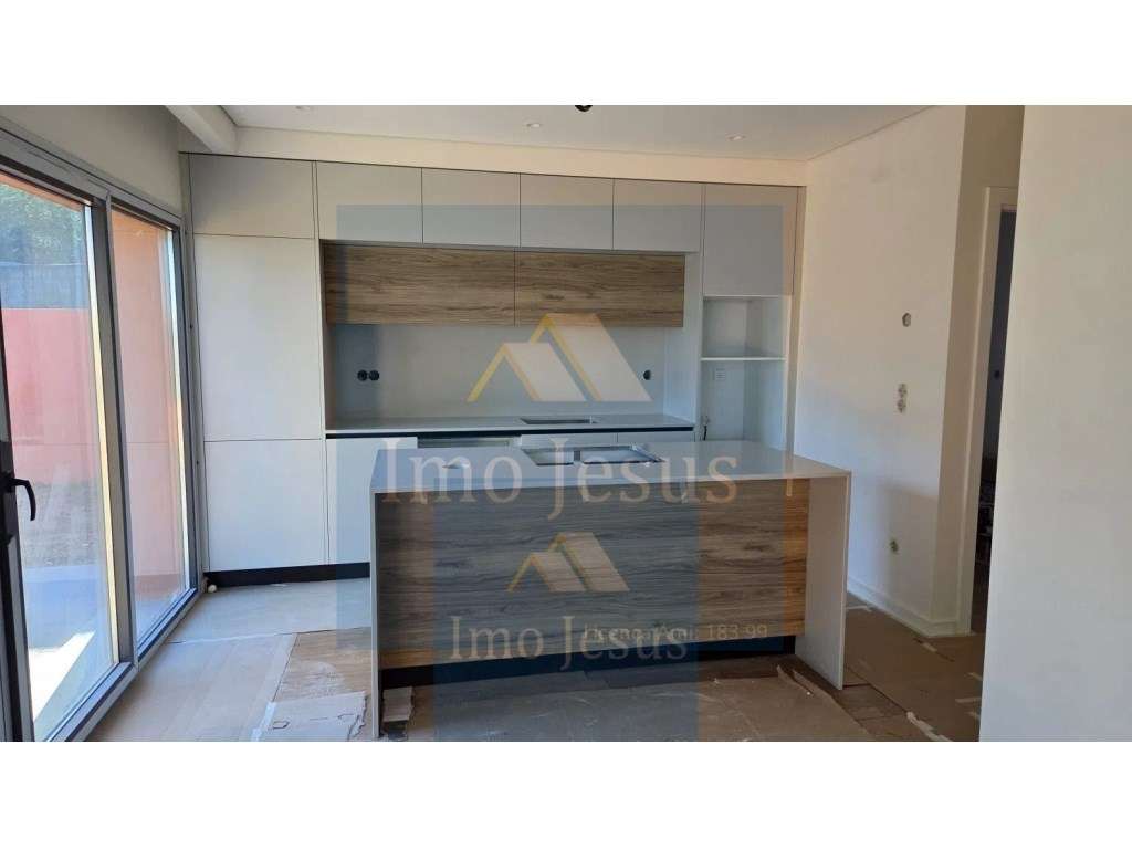 Moradia Terrêa 4 Frentes em Pedroso - Grande imagem: 4/60