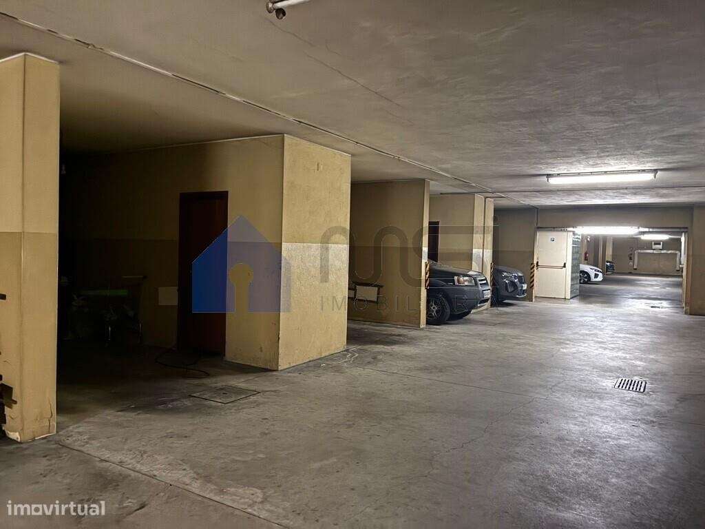 T3 Duplex Luminoso a 5 minutos da Praia – Leça da Palmeira-21