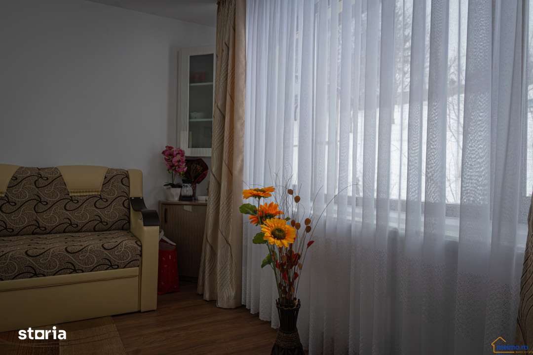 Vrei o casa mica la tara, cu tot confortul din oras? Oportunitate in S - Imagine principală: 5/13