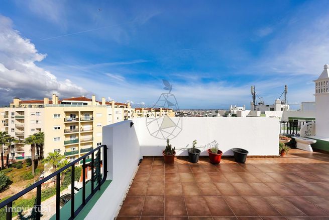 Penthouse T2 com terraço e vista panorâmica na Pedra Mourinha em Porti-31