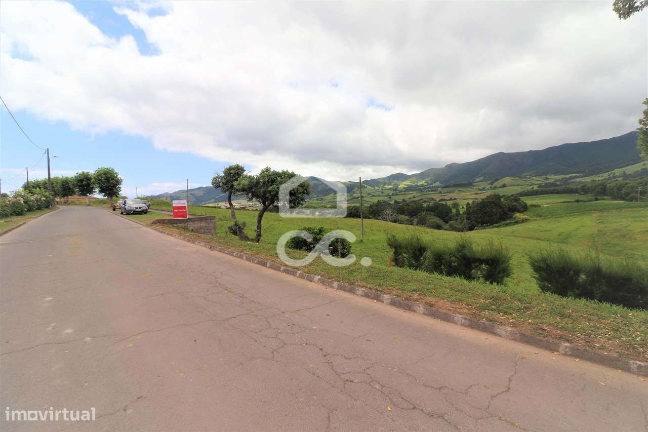Terreno Rústico de 5.574,00 m2 - Nossa Senhora dos Remédios - Povoação - Grande imagem: 2/6