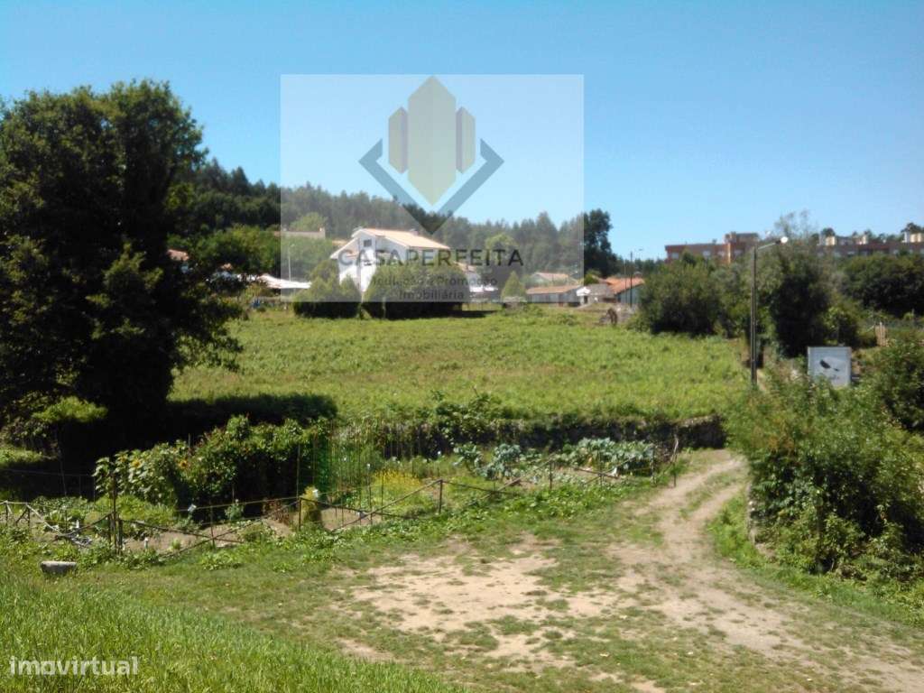 Terreno p/ Construção, c/ 2000m2, ao centro dos CARVALHOS - Grande imagem: 2/4