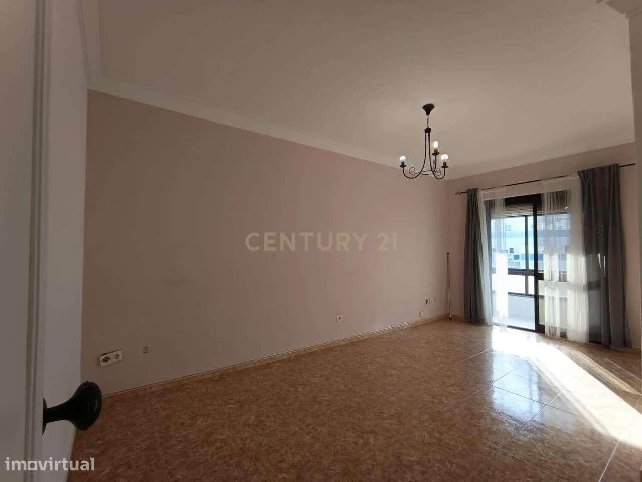 Apartamento de 4 Assoalhadas - Cova da Piedade - União Piedense - Grande imagem: 5/18