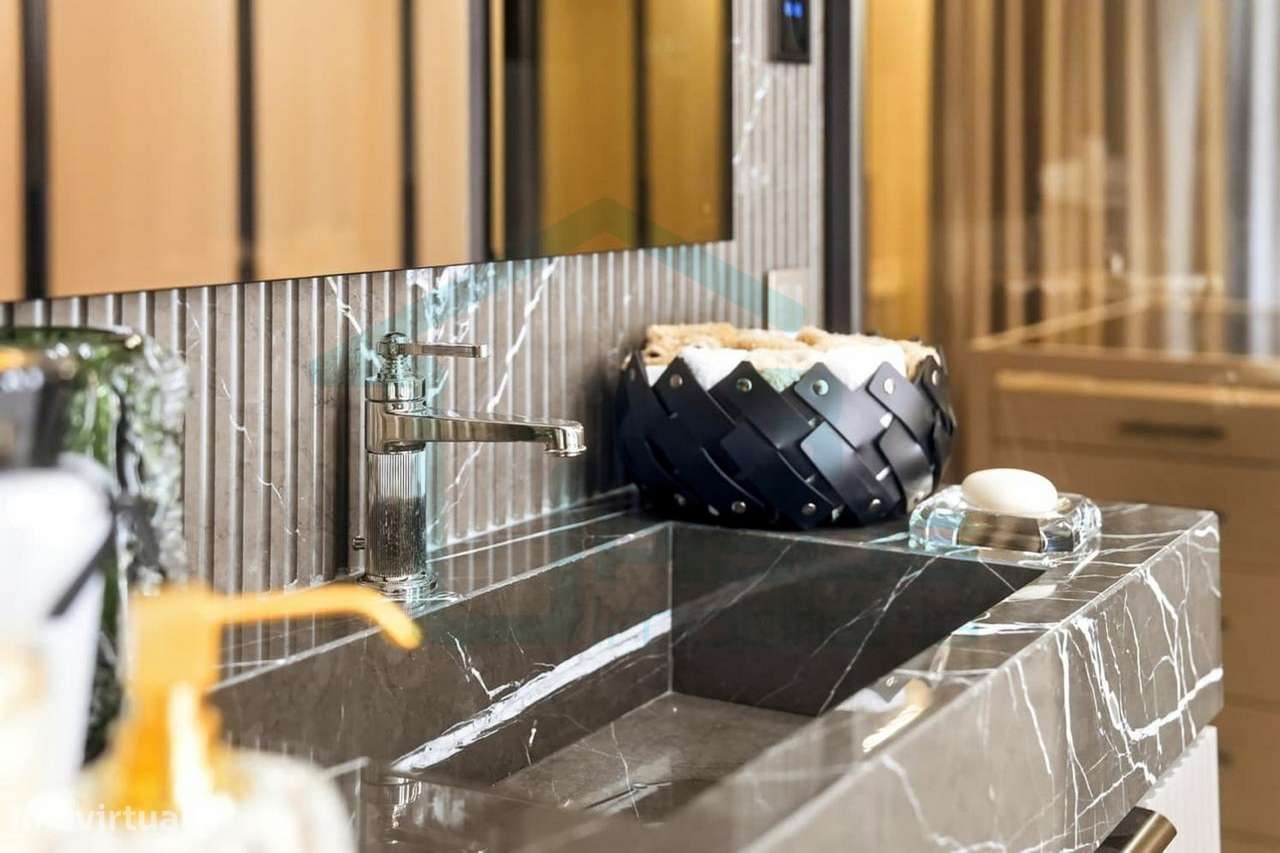 T3 de Luxo a Estrear - Terraço e Garagem - Av. República, Lx-36